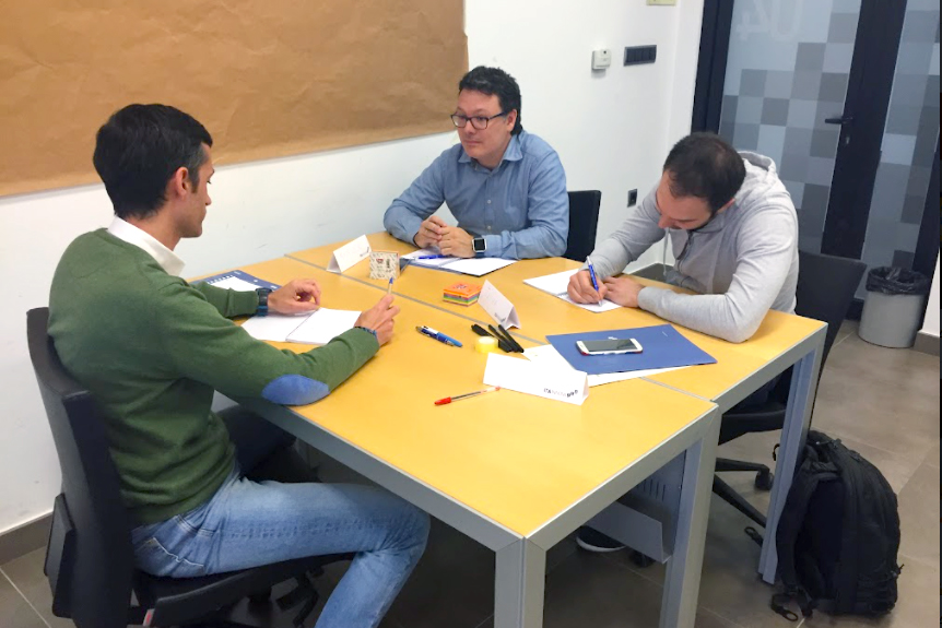 como-motivar-al-alumnado-con-la-empatia-entrevista-cualitativa.jpg